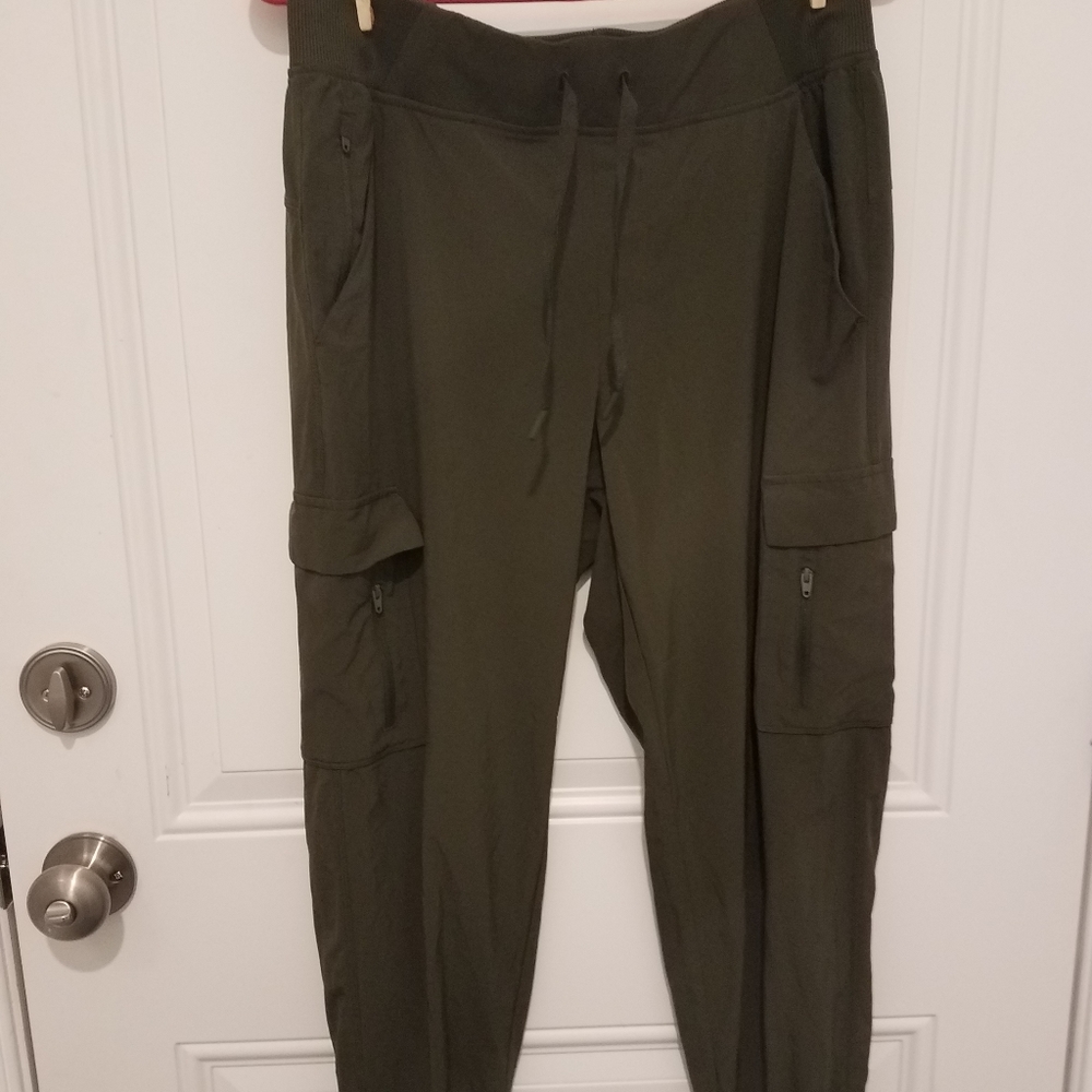 All in motion capris army green medium
